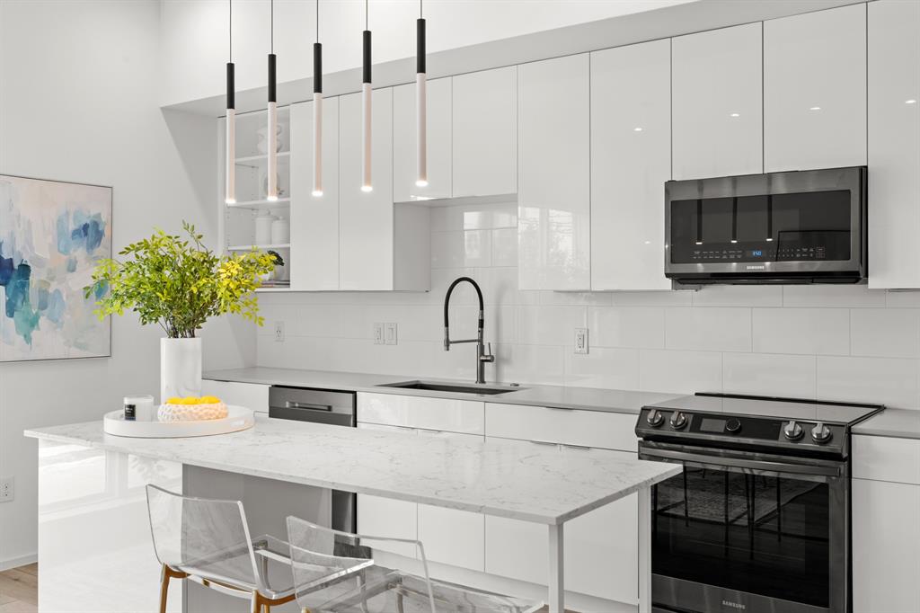 2001 N Prairie Condos - Residential