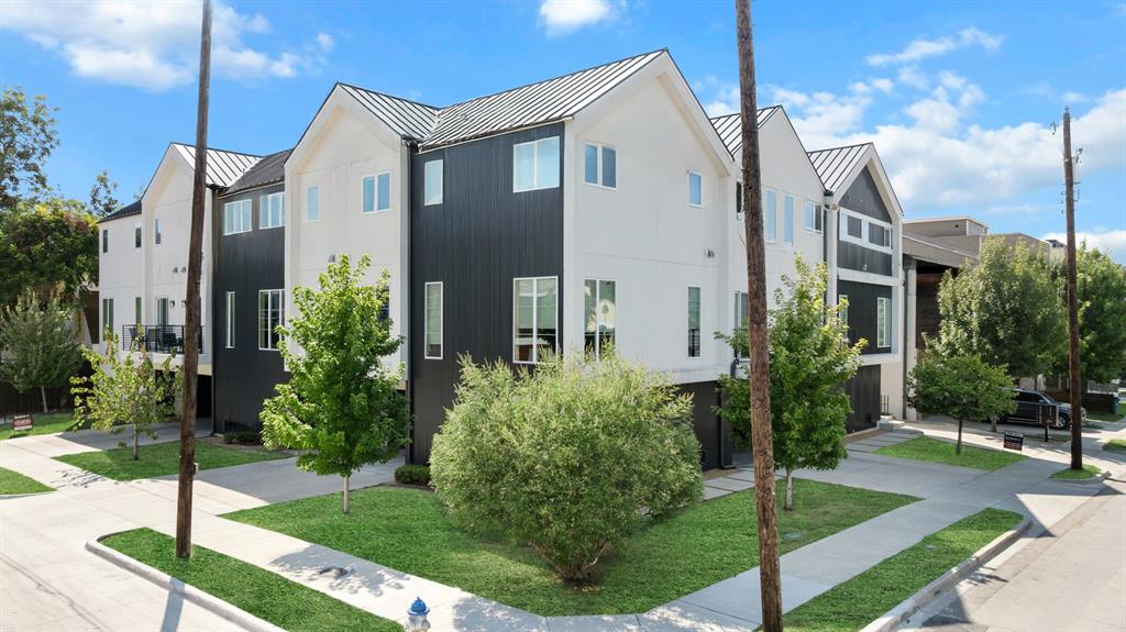 2001 N Prairie Condos - Residential