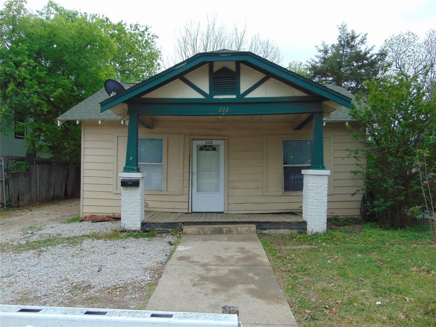 BRING YOUR INVESTORS!  PRICED TO SELL!    This home is a great Re-Do candidate for your Investor.  CASH ONLY.  SOLD AS-IS.  Call Broker Bay for showings. WHAVE MULTIPLE OFFERS.  ASKING FOR HIGHEST AND BEST OFFER BY 5PM, TUESDAY APRIL 7TH.