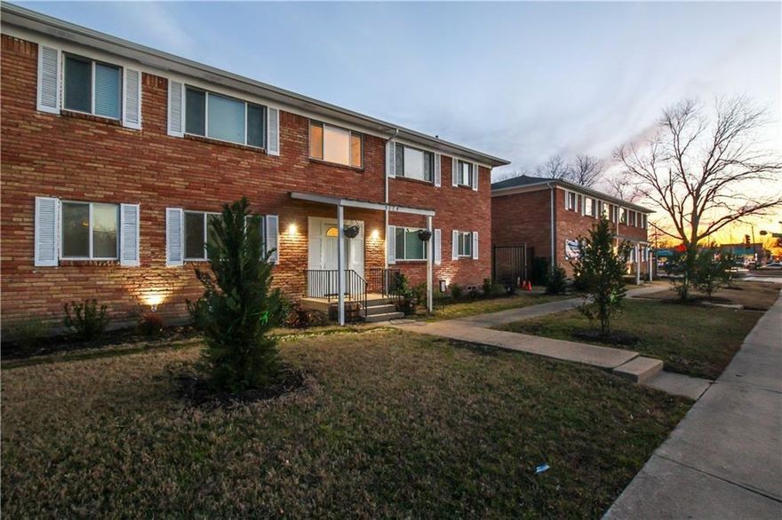 Magnolia Place Apartments is a boutique complex close to downtown Dallas at the intersection of Columbia and Munger Ave. All units have been completely updated with new garden windows and large gourmet kitchens with granite countertops and Stainless Steel appliances. A courtyard in the middle of the complex is professionally manicured and is a perfect area to help take your mind off the big city.
 Prime Location Close to 30, 75, Deep Ellum, Lakewood, Etc.
Recently Remodeled
Downstairs Unit
Central Courtyard
Off-Street Parking,Gated Entry
Onsite Laundry
Pet Friendly as well!