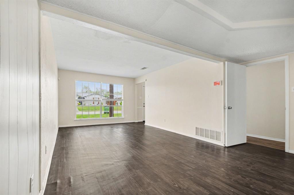 4402 Sweetbriar Drive