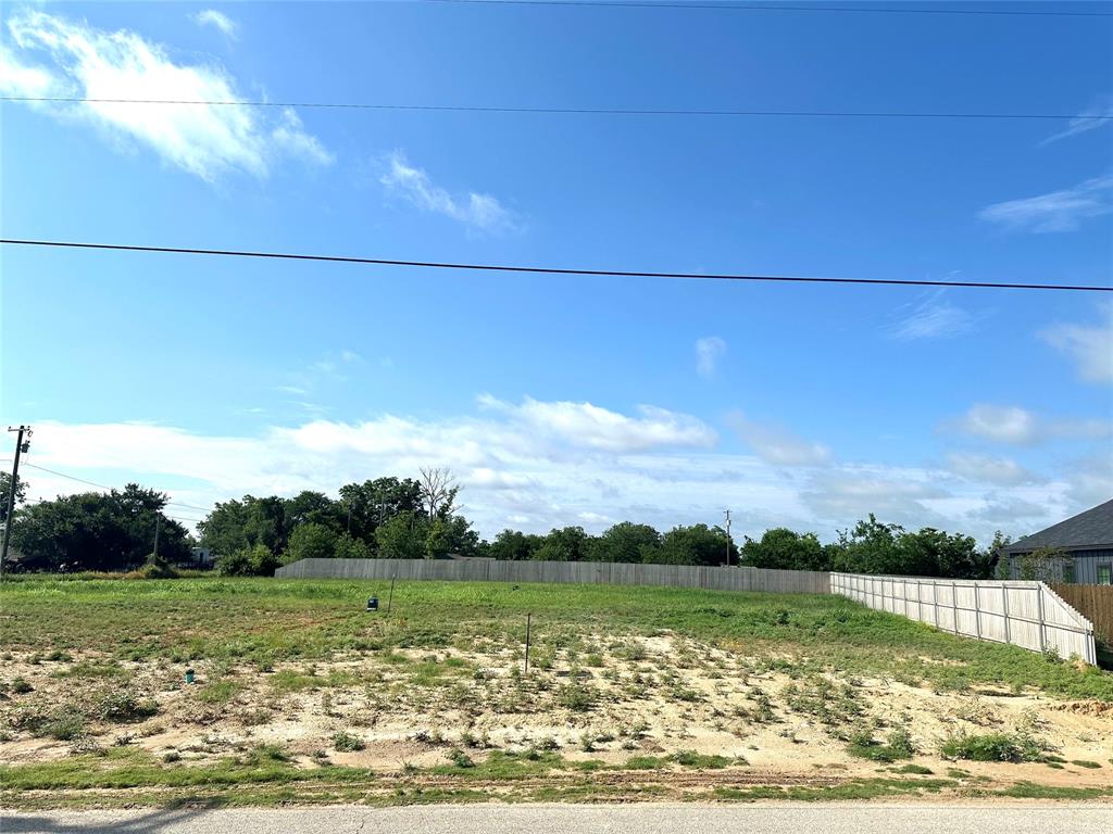 Photo 1 of 7 — 1006 E Highland Avenue, Comanche, TX 76442