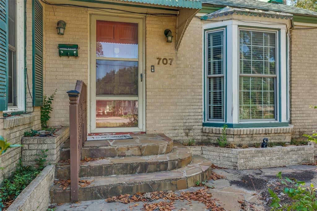707 N Oak Cliff Boulevard