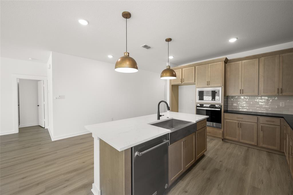 Sheppard's Place - Residential