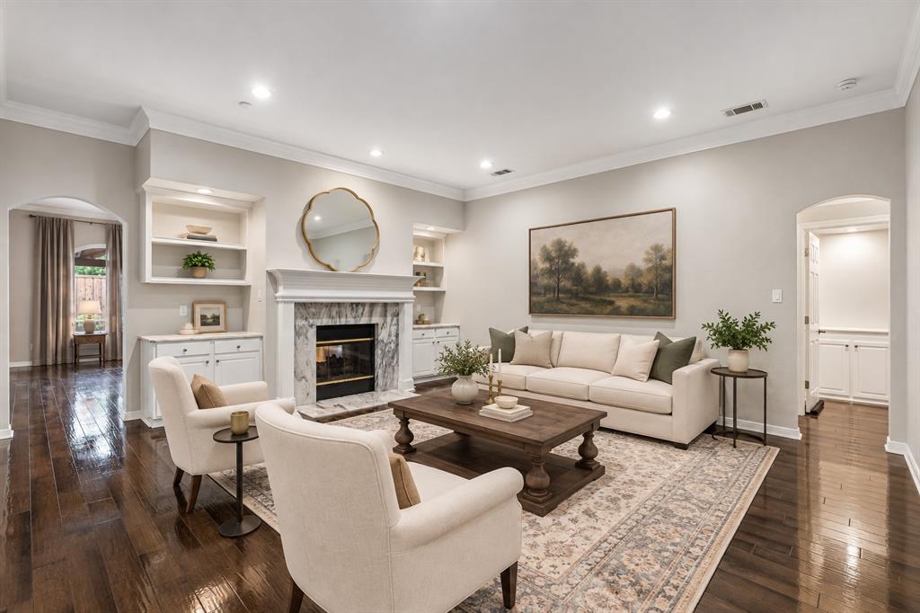 4404 Briar Hollow Drive