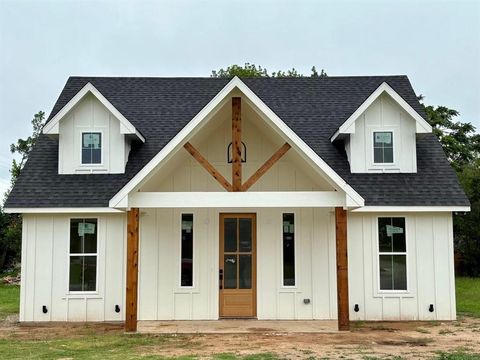 301 South Oak Street Boyd TX 76023