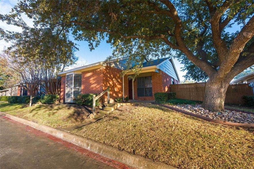 Price To Sell.  Investors are Welcome. Perfect for the First Time Home Buyer.  Quite and Peaceful Neighborhood. Clean and Bright.   2 Bedrooms, 1.5 Baths.  Open Floor Plan.  Excellent Location.  Excellent Plano ISD.  Easy Access to HWY 75, 121, 190 and all Major Shopping Centers and Restaurants.   Great Value!  Don't Miss It!