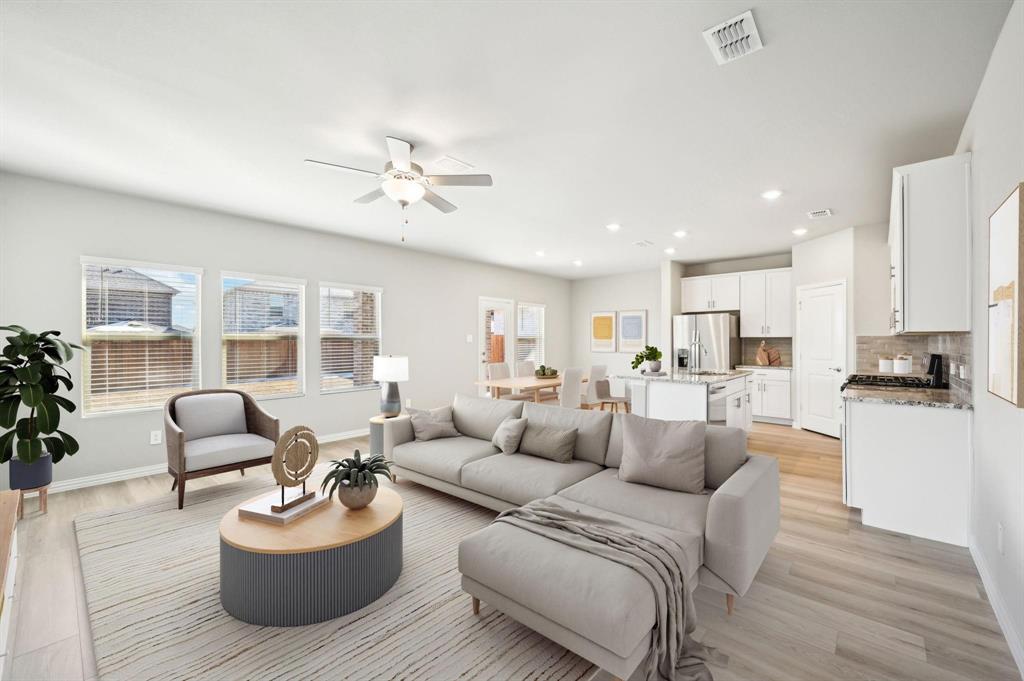 905 Rosemary Hill