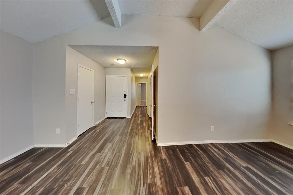 Photo of 404 Hemlock Drive, Arlington, TX 76018 (MLS # 21131263)