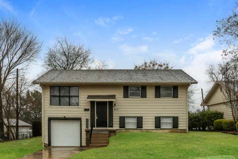 Photo of 917 Montclair Drive, Garland, TX 75040 (MLS # 21362342)