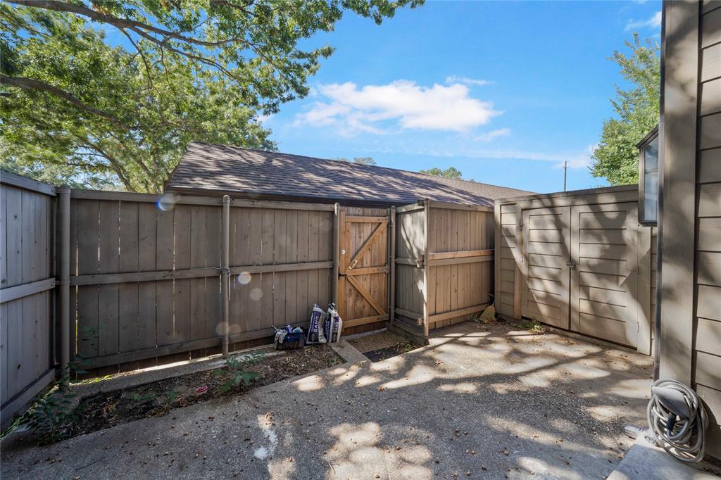 Glen Oaks Twnhms - Residential Lease