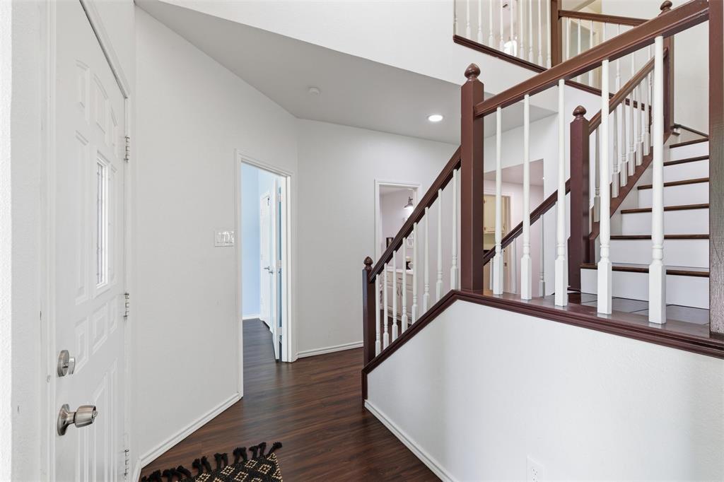 1913 W Arbor Rose Drive