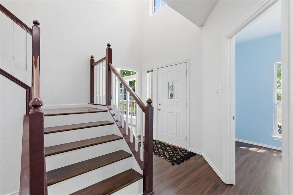 1913 W Arbor Rose Drive