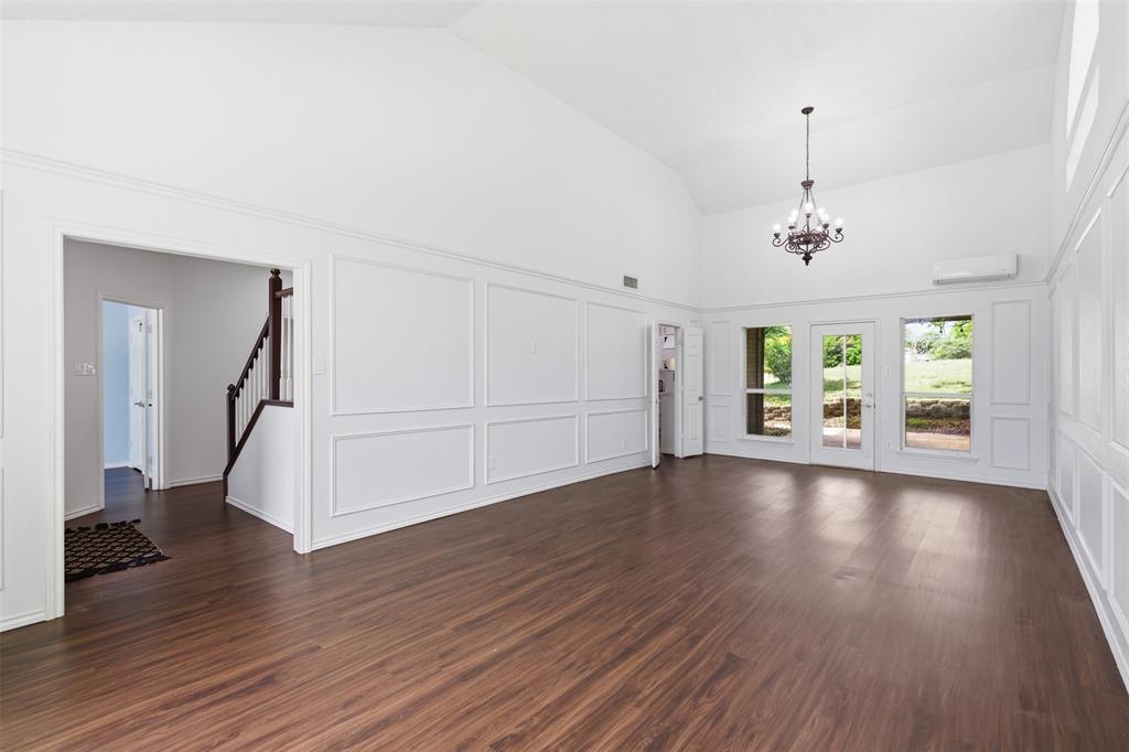 1913 W Arbor Rose Drive