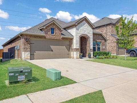Photo of 3257 Trails End Road, Aubrey, TX 76227 (MLS # 21376955)