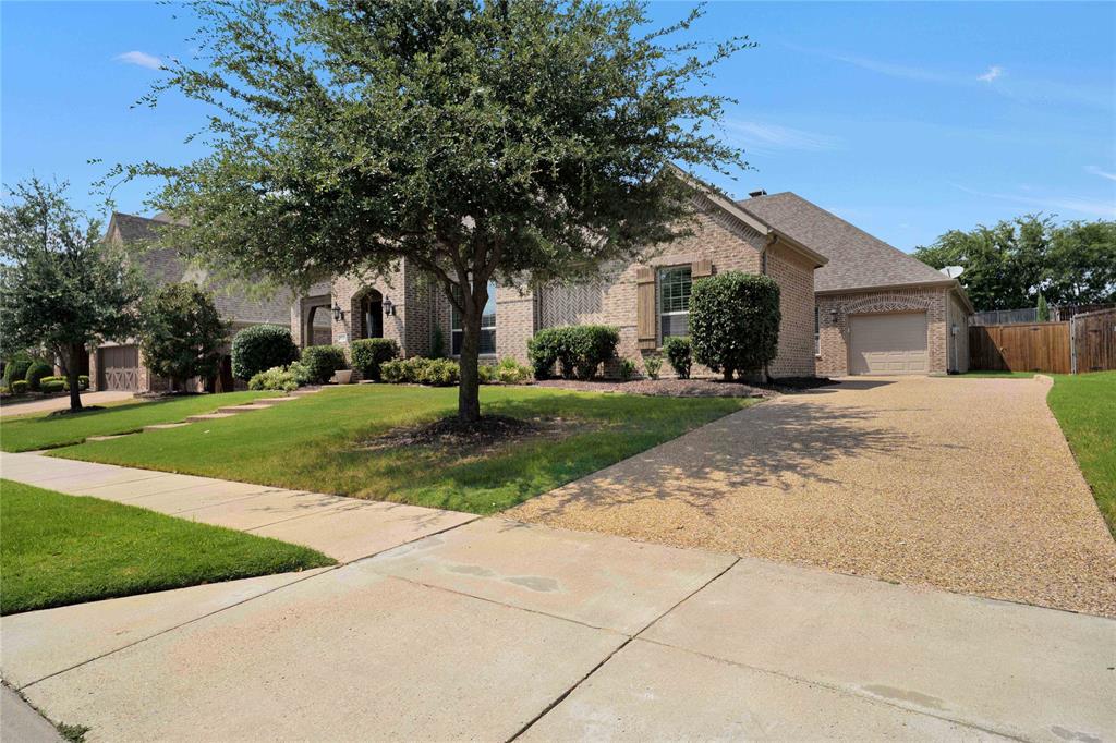 1021 White Crest Lane
