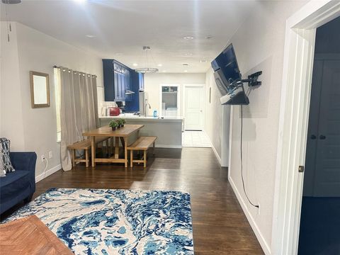 Tiny photo for 1022 Wayne Street, Dallas, TX 75223 (MLS # 21101642)