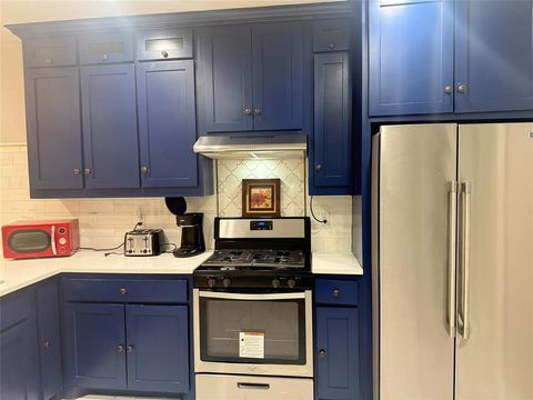 Tiny photo for 1022 Wayne Street, Dallas, TX 75223 (MLS # 21101642)