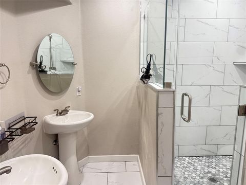 Tiny photo for 1022 Wayne Street, Dallas, TX 75223 (MLS # 21101642)