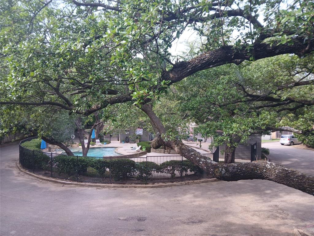 White Rock West Condo - Residential