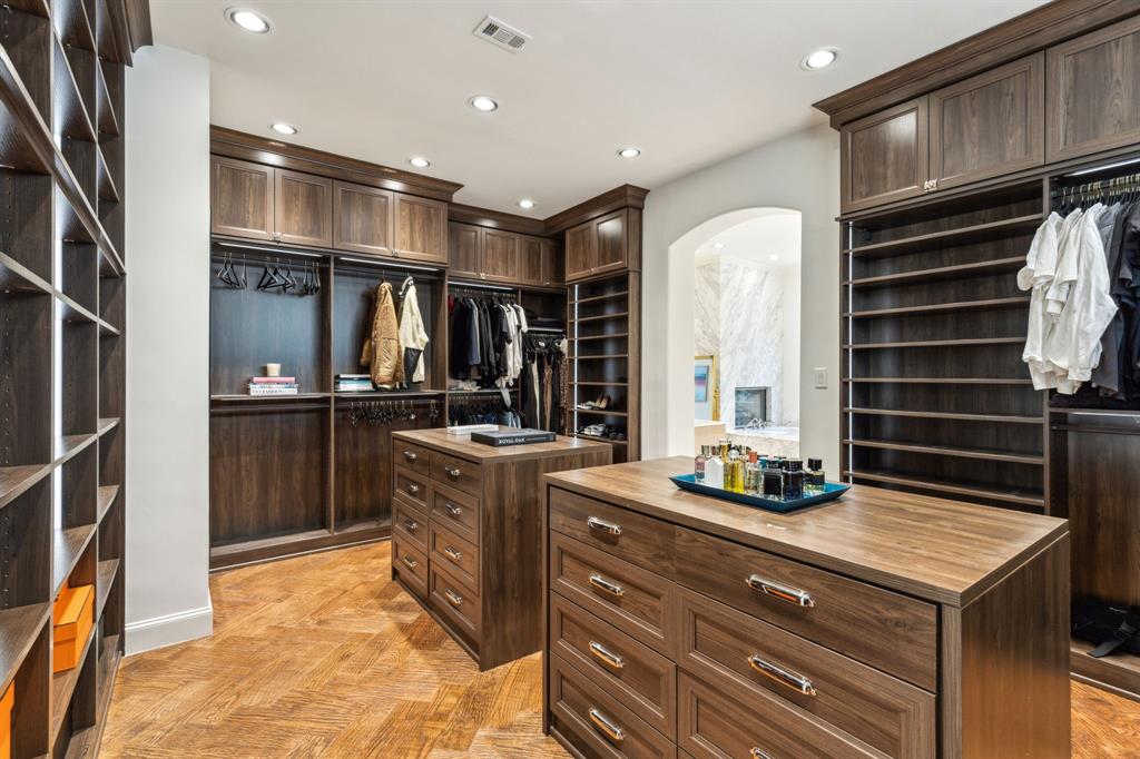 The Lakes On Legacy Drive Ph II - Residential