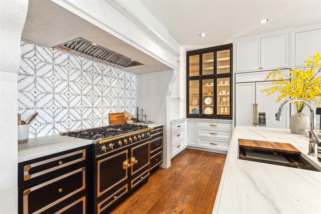 The Lakes On Legacy Drive Ph II - Residential