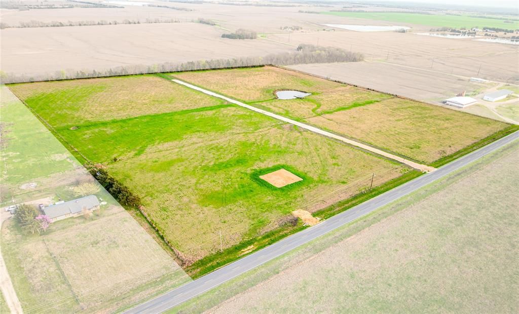 Photo of 83 Private Road 142025, Blossom, TX 75416 (MLS # 21268585)