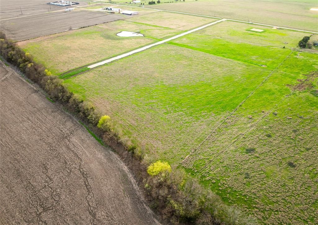 Photo of 83 Private Road 142025, Blossom, TX 75416 (MLS # 21268585)