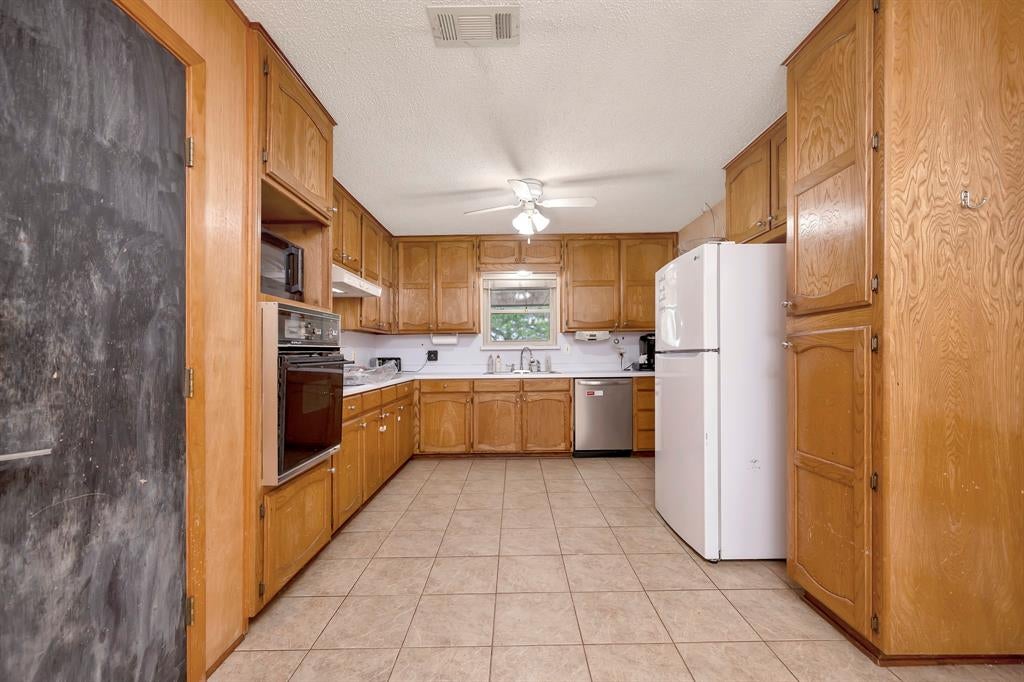 408 Chimney Hill Circle
