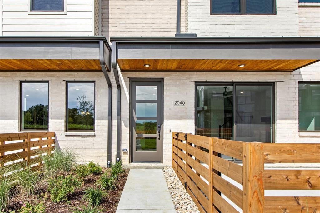 2040 Aldrich Mews