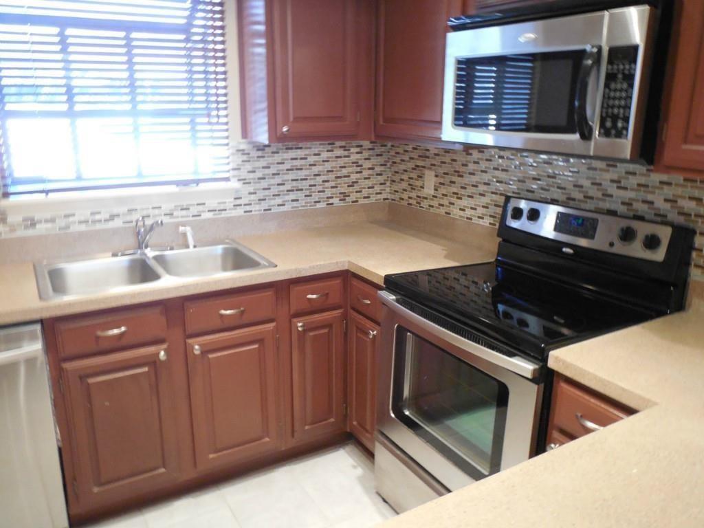 Cobblestone Square - Residential Lease