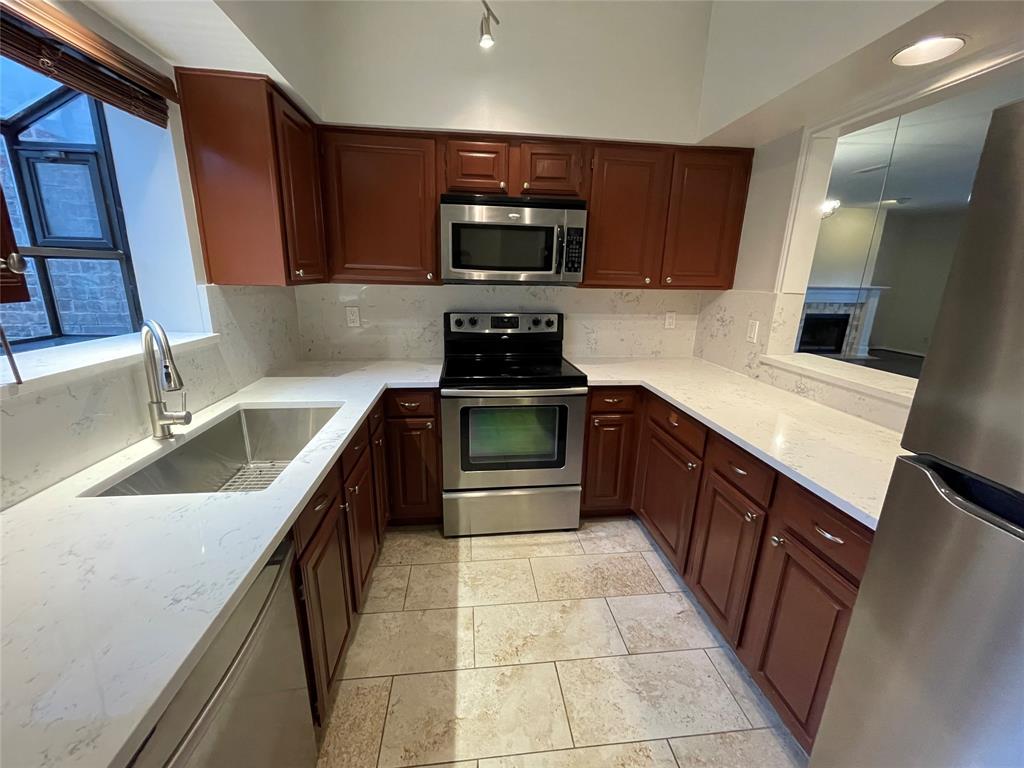 Cobblestone Square - Residential Lease