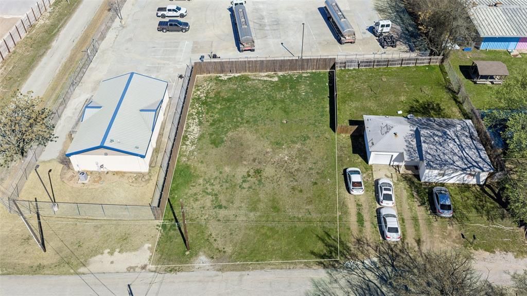 Photo of 2309 Johnson Road, Irving, TX 75061 (MLS # 21194052)