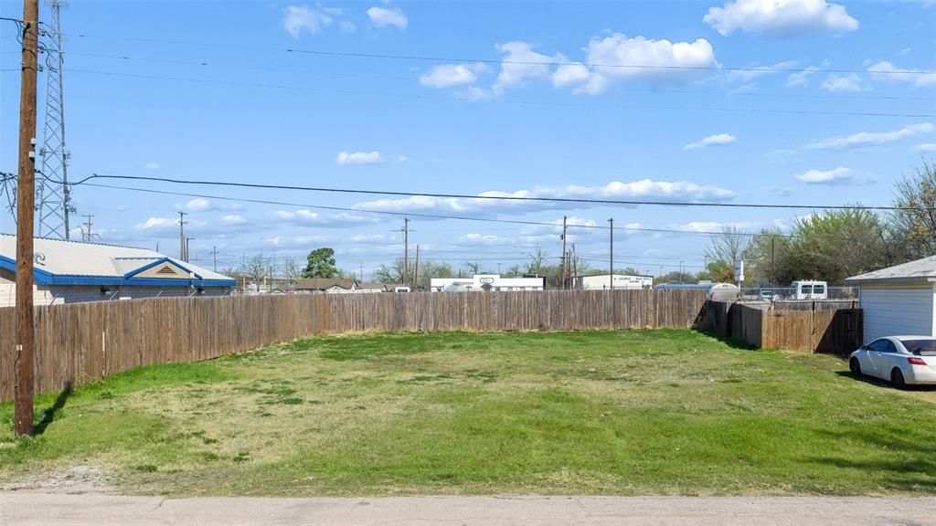 Photo of 2309 Johnson Road, Irving, TX 75061 (MLS # 21194052)
