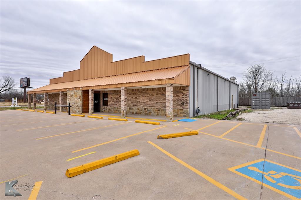 Mc Phail - Commercial Sale