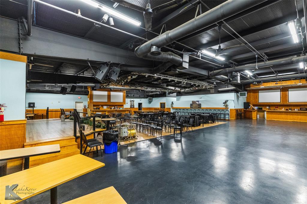 Mc Phail - Commercial Sale