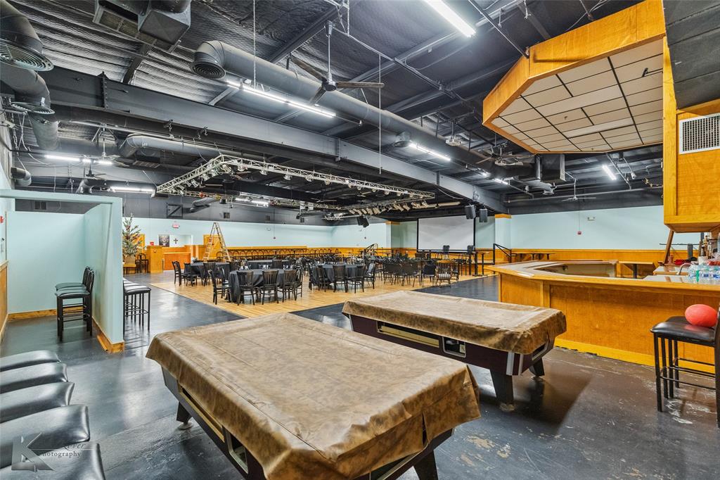 Mc Phail - Commercial Sale