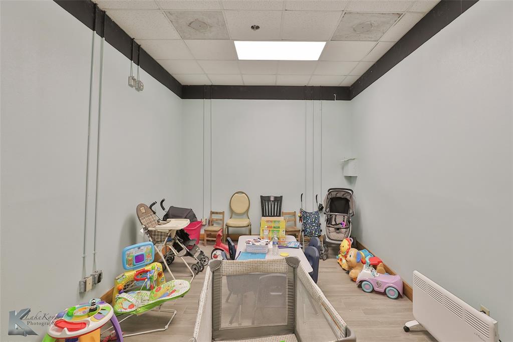 Mc Phail - Commercial Sale