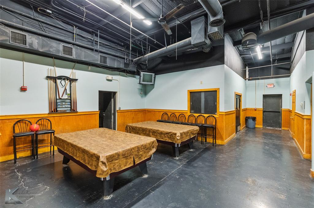 Mc Phail - Commercial Sale