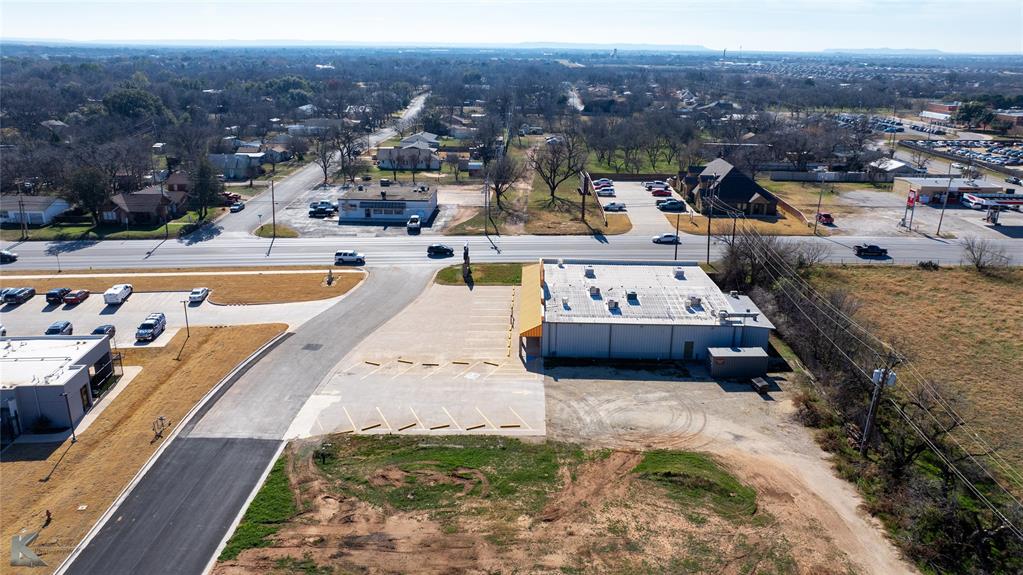 Mc Phail - Commercial Sale