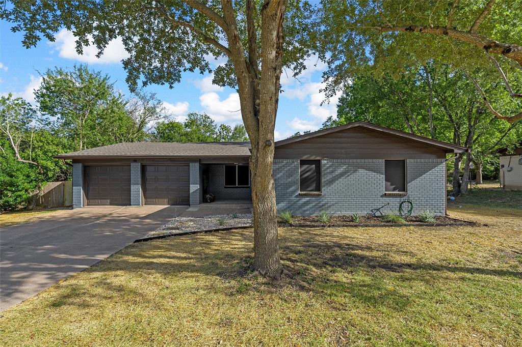 121 E Dawn Drive