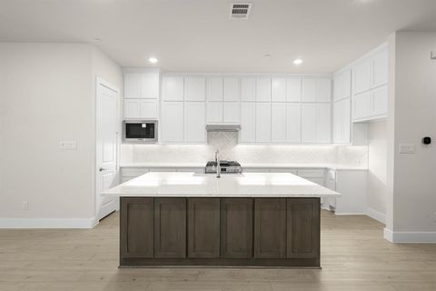 Photo of 1818 Wittington Place, Farmers Branch, TX 75234 (MLS # 21211759)