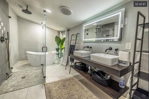 Tiny photo for 5201 Reiger Street, Dallas, TX 75214 (MLS # 21101066)