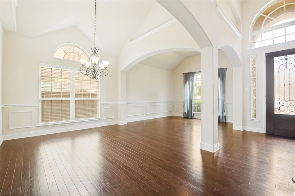 Photo of 2919 Sendero, Grand Prairie, TX 75054 (MLS # 21273130)