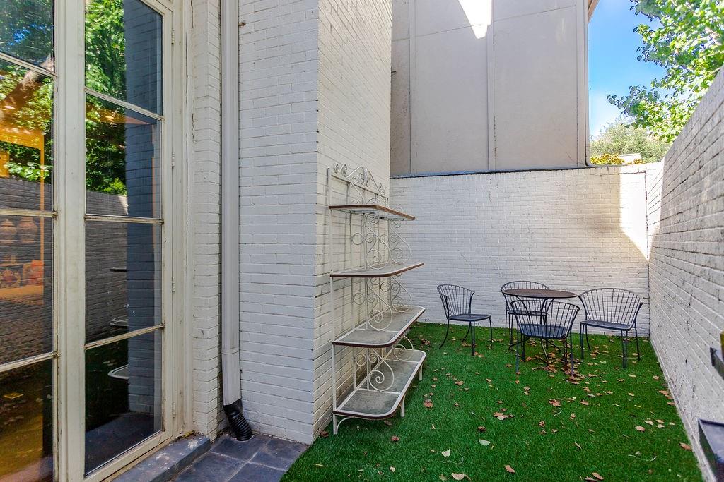 Highland Park West Twnhms Mccleary - Residential