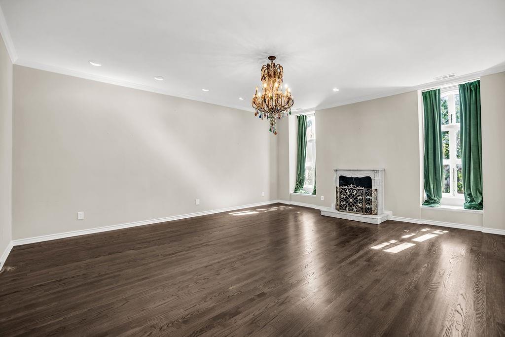 Highland Park West Twnhms Mccleary - Residential