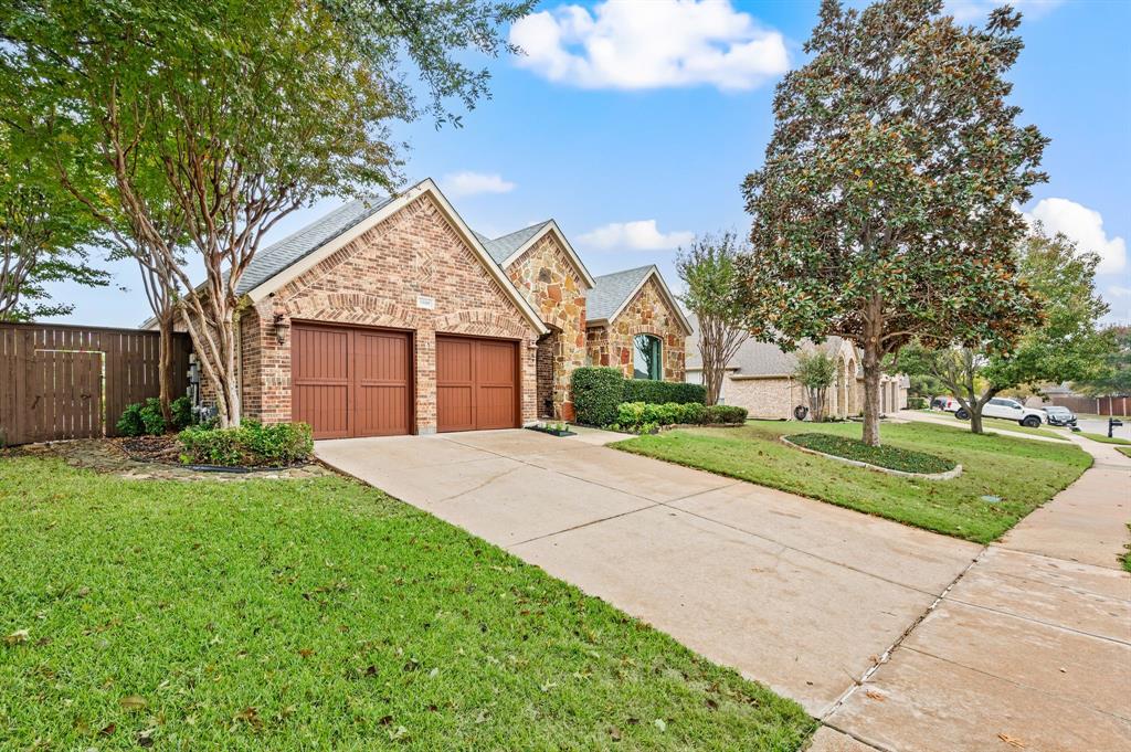 1808 Lakes Edge Boulevard