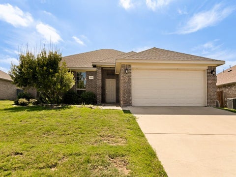 Photo of 4009 Kensington Drive, Sanger, TX 76266 (MLS # 21308120)
