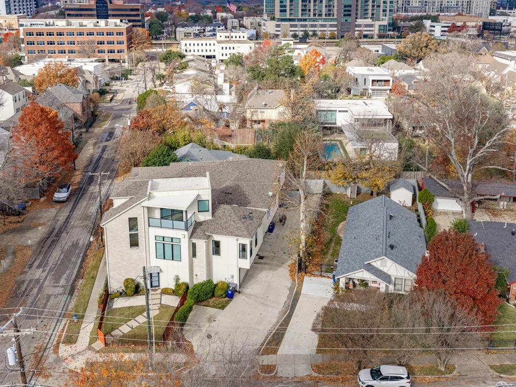 2802 Lee Street