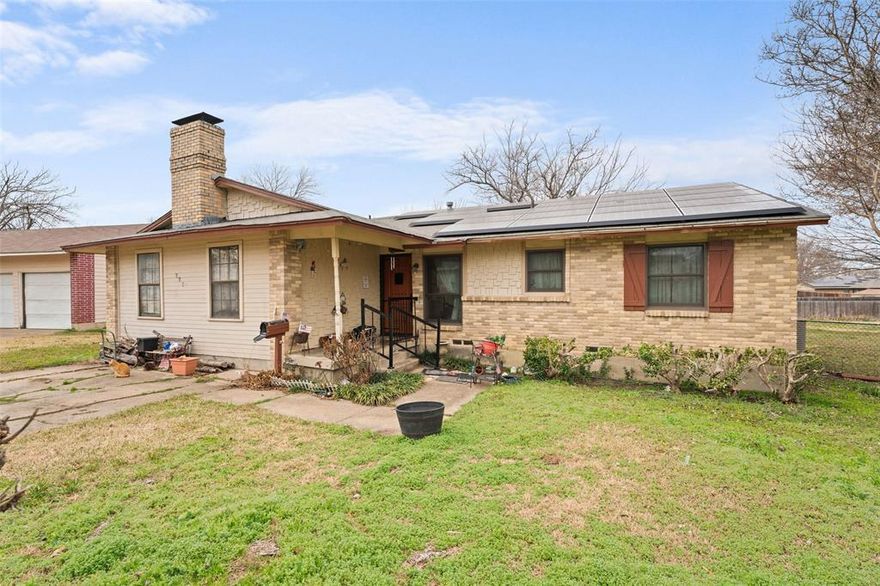 Fantastic opportunity for investors or homeowners! This property is being sold AS IS for cash only (no blind offers). Bring your vision and creativity to transform this diamond in the rough into a true gem! Home features 4 Bedrooms and 2 bathrooms conveniently located near schools, shopping, and major highways, including I-635, I-30, I-20, US Highway 80, and the George Bush Turnpike. Just 15 minutes from downtown Dallas! Don’t miss out on this incredible potential!